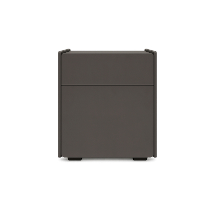 Kellan, Nightstand