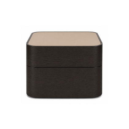 Runa, Nightstand