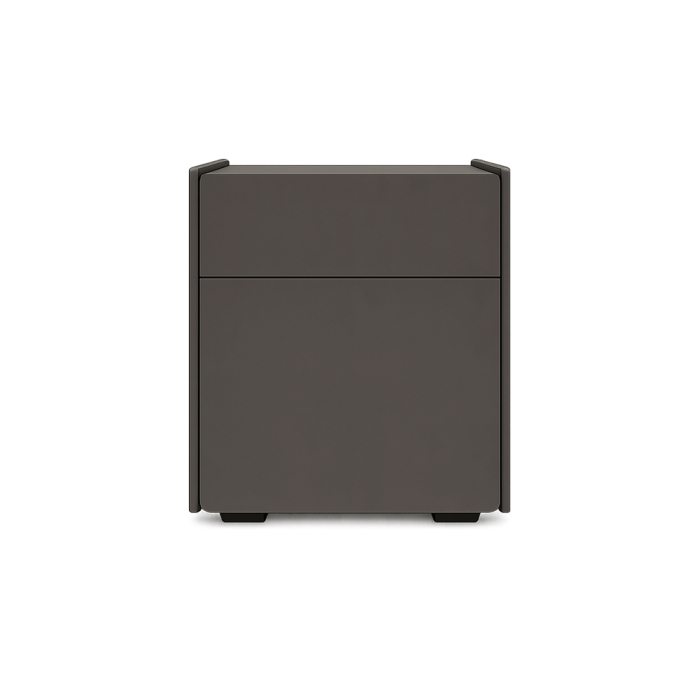 Kellan, Nightstand