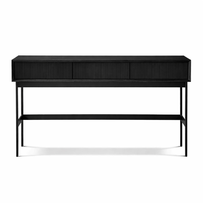 Laura, Desk